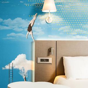 Camera con letto king size